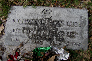 Luce grave marker